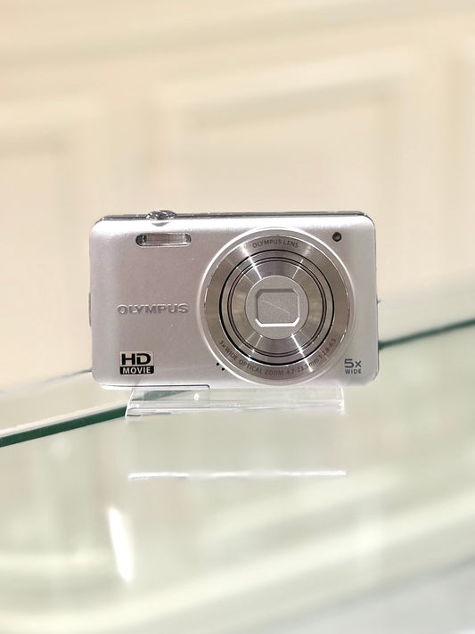 Olympus VG140 in silver | Excellent Condition