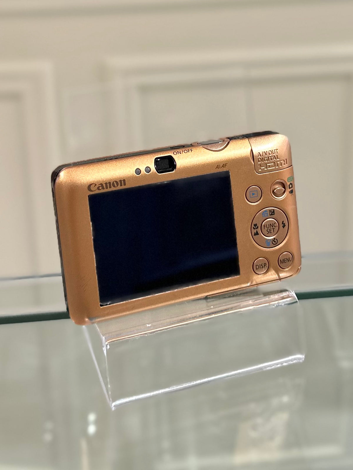 人像神機💛｜Canon IXUS 100is in Gold