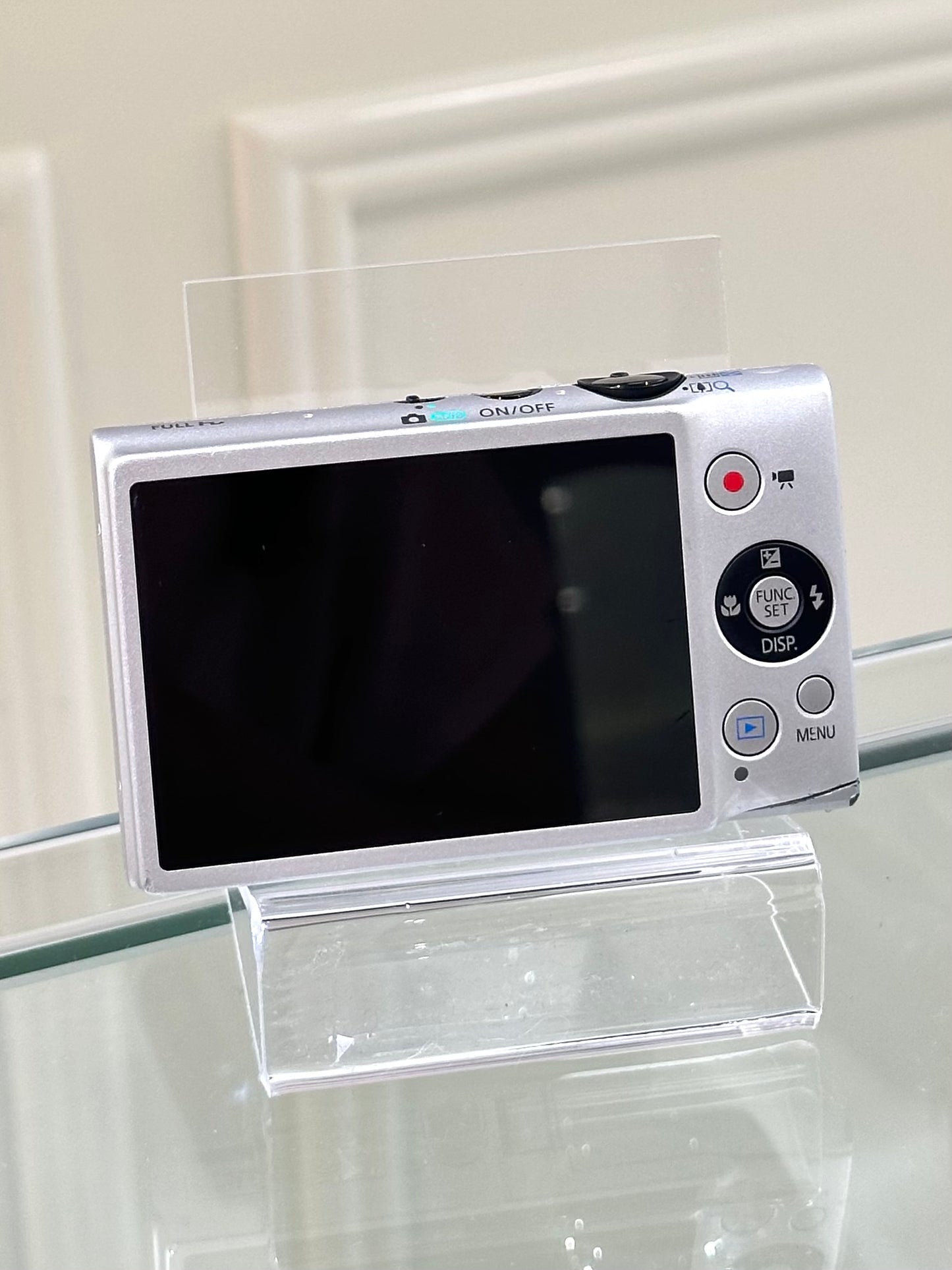 Canon IXUS 125hs in silver