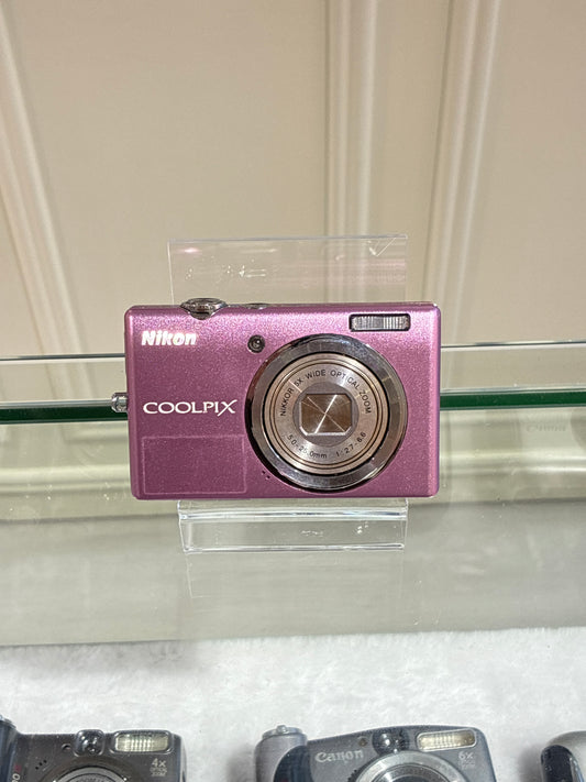 Nikon Coolpix S570 nearly new condition ✨