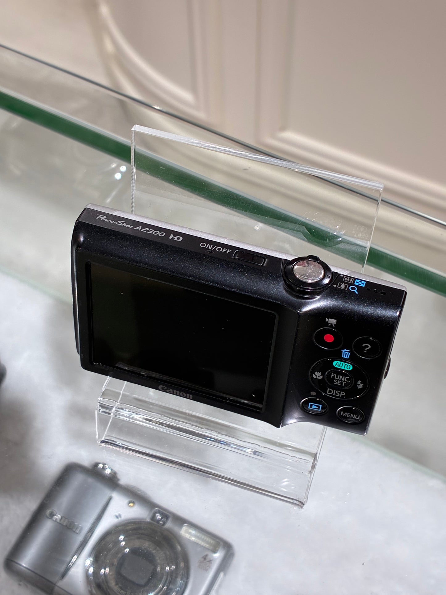 Canon Powershot A2300 in silver