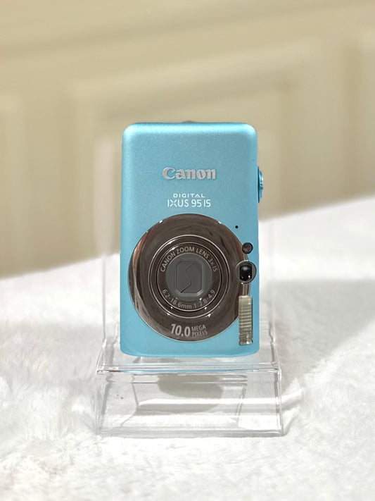 Canon IXUS 95is in Tiffany blue