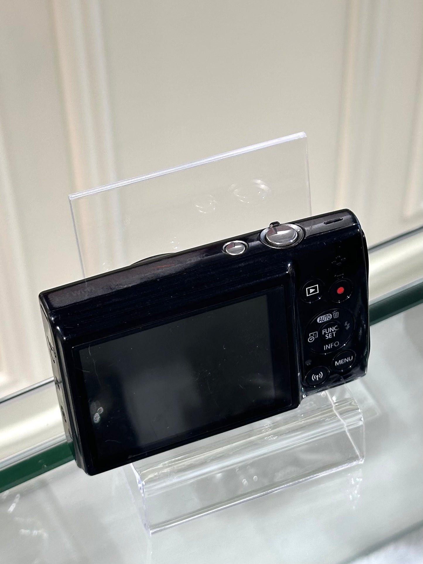 Canon IXUS 190 in black