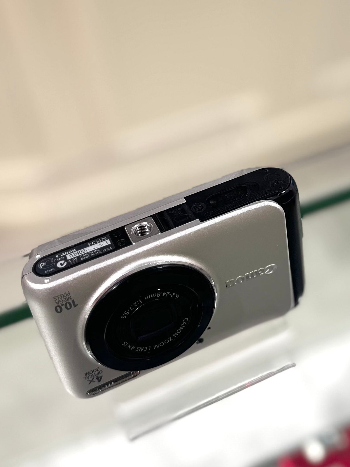 Canon Powershot A3000is in silver