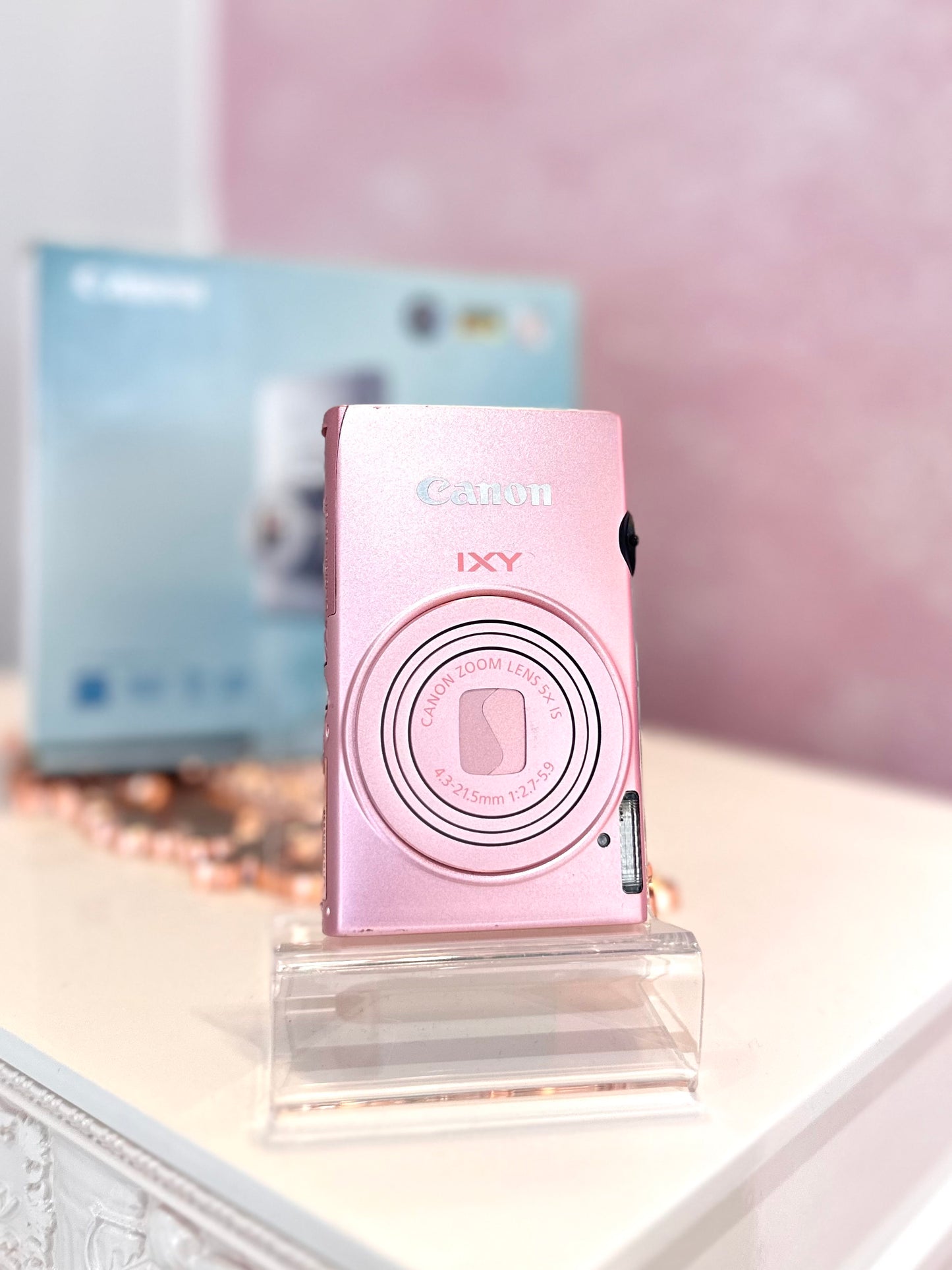 Canon IXY 220F (IXUS 125hs) in pink rare full set with box in excellent condition