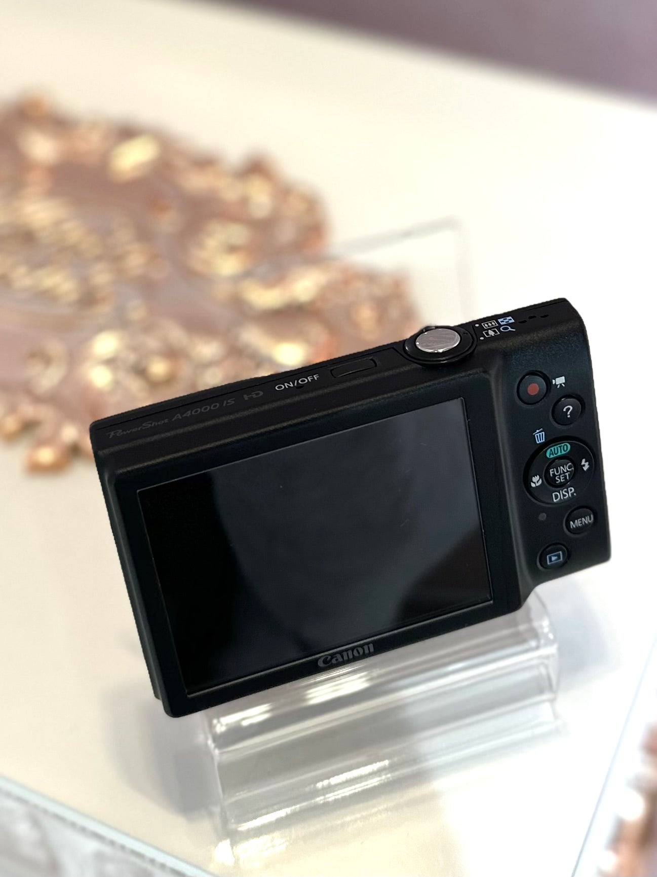 Canon Powershot A4000is in black | Nearly New