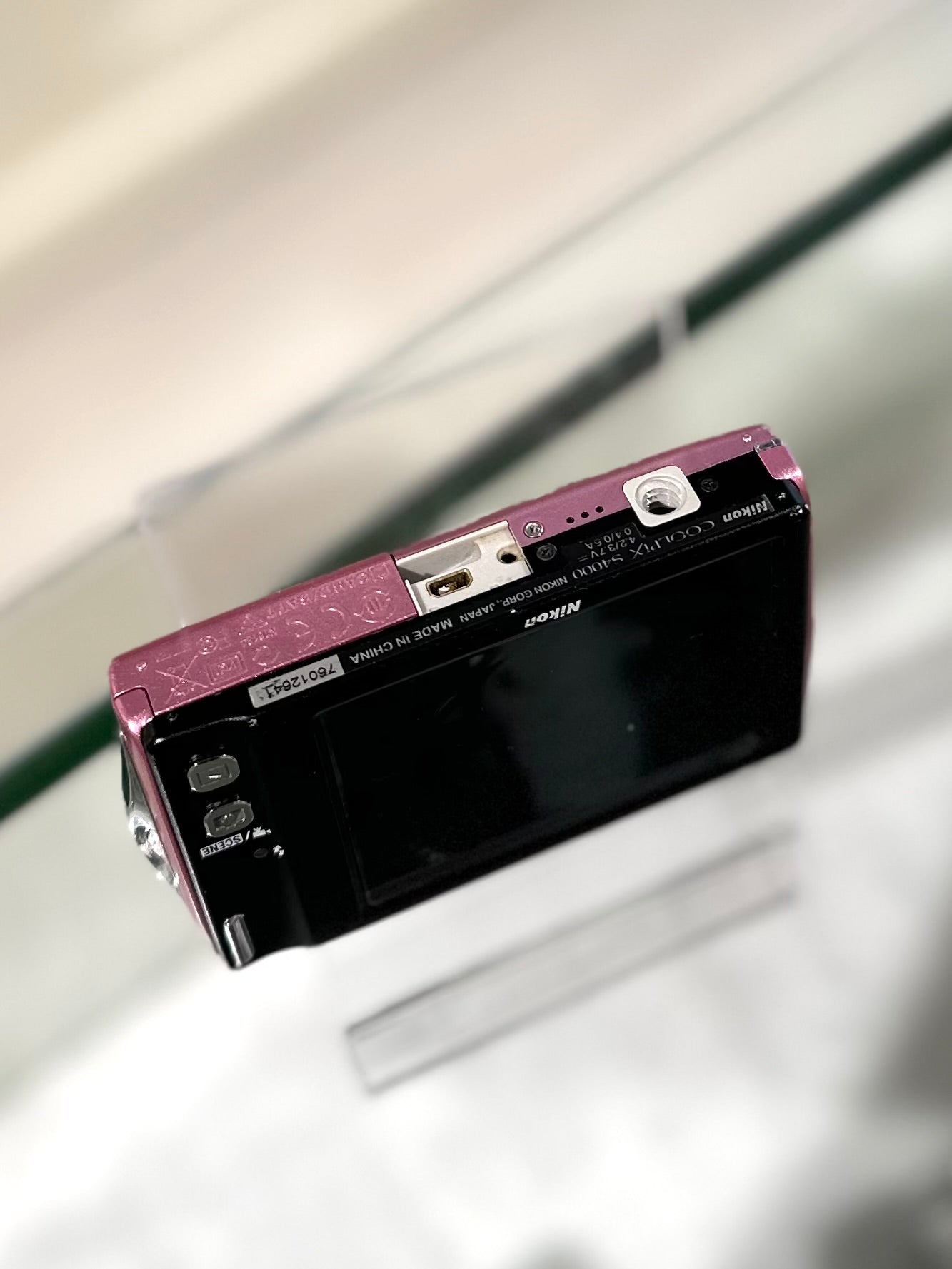 Nikon Coolpix S4000 in pink