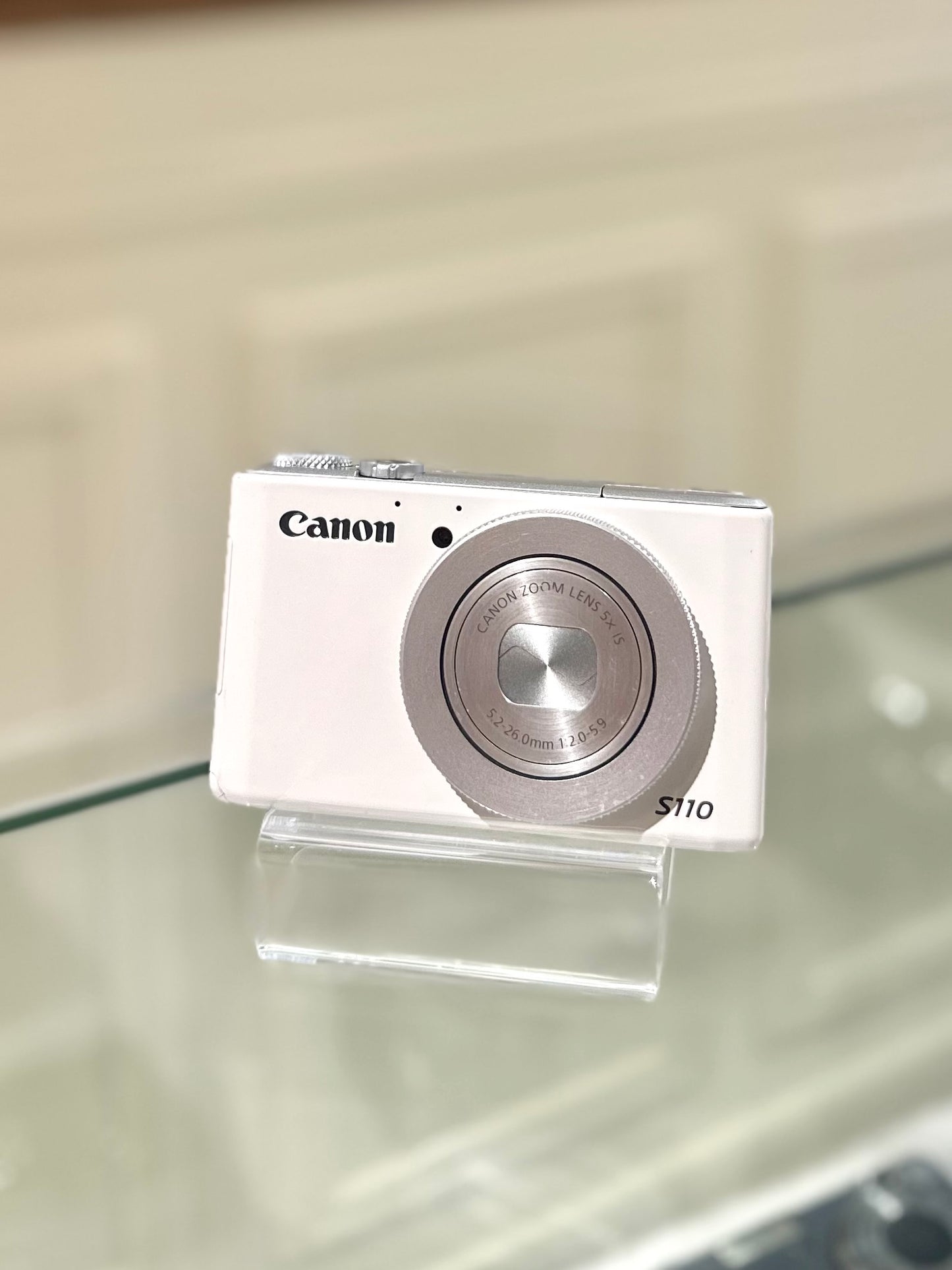 Canon Powershot S110 in white