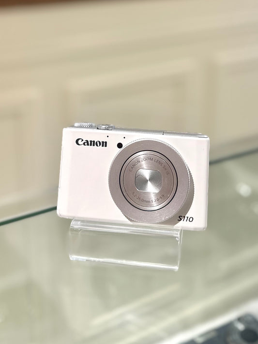 Canon Powershot S110 in white
