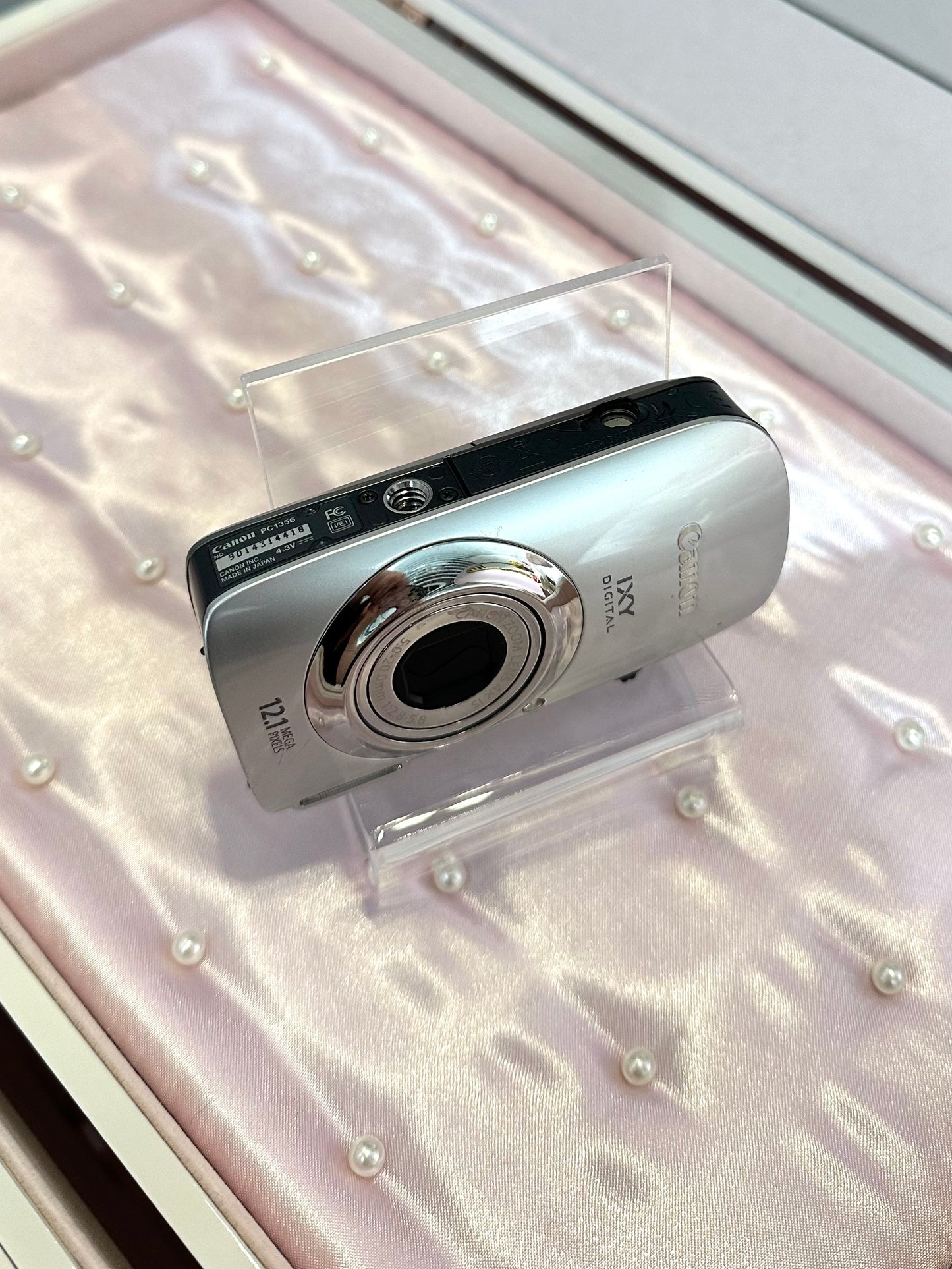 Canon IXY 510is in silver