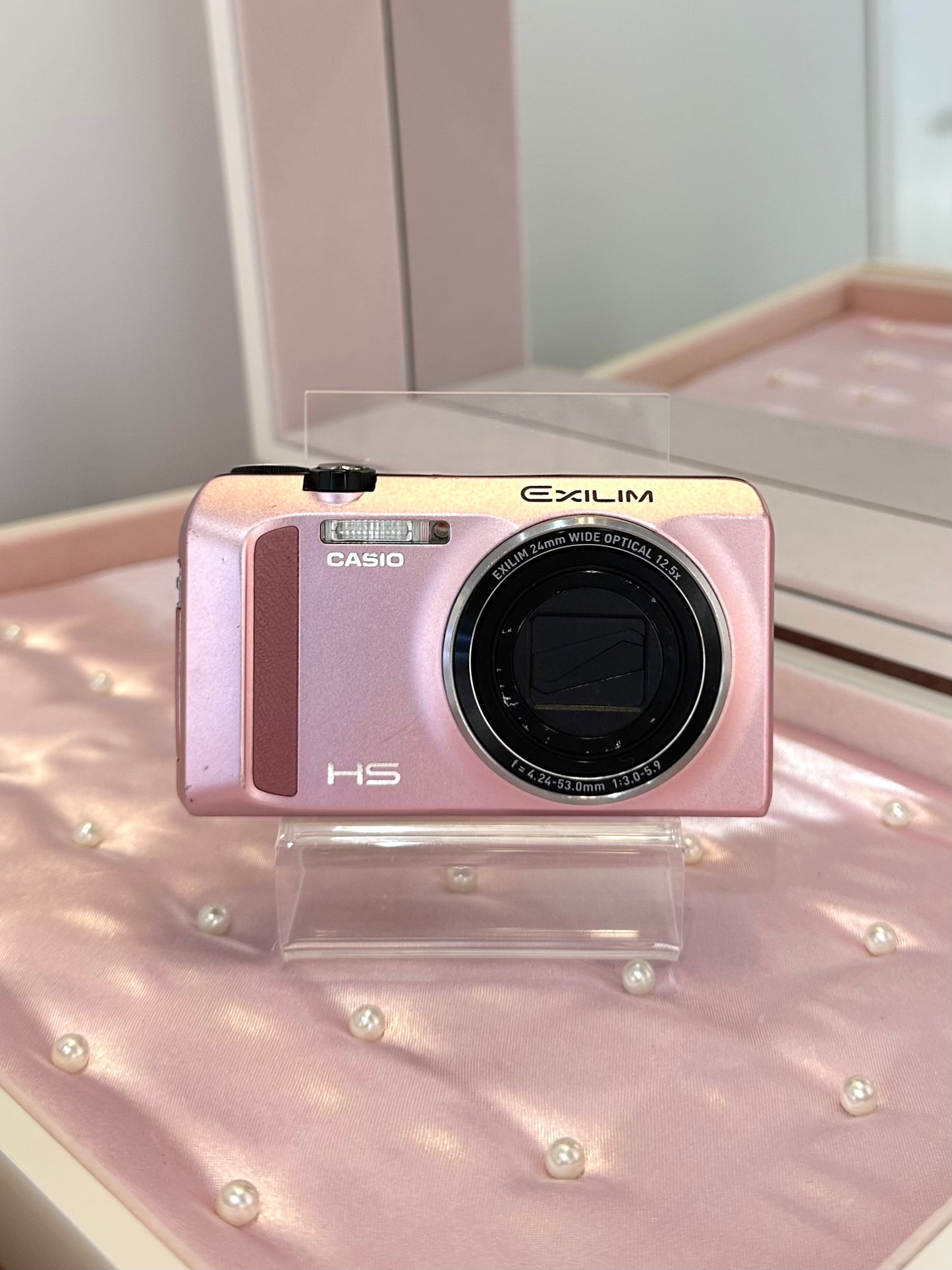 Casio Exilim EX-ZR400 in pink