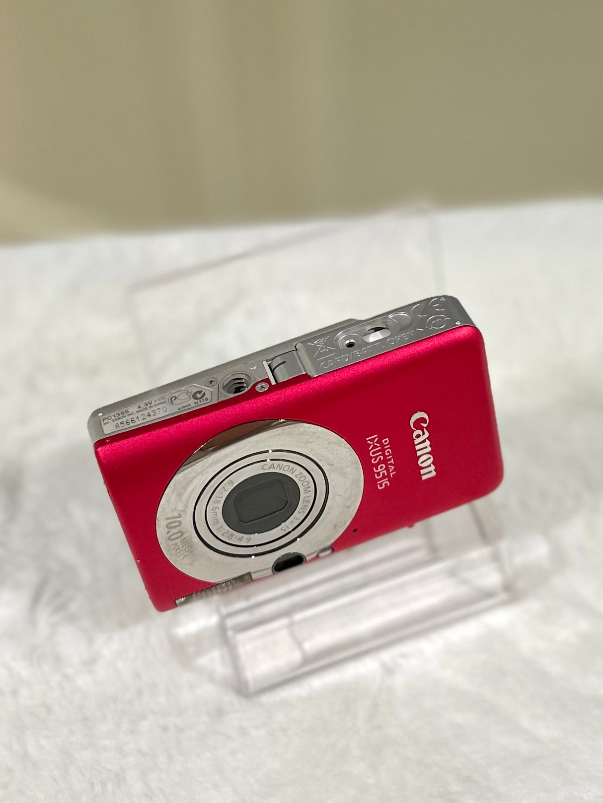 Canon IXUS 95is in pink