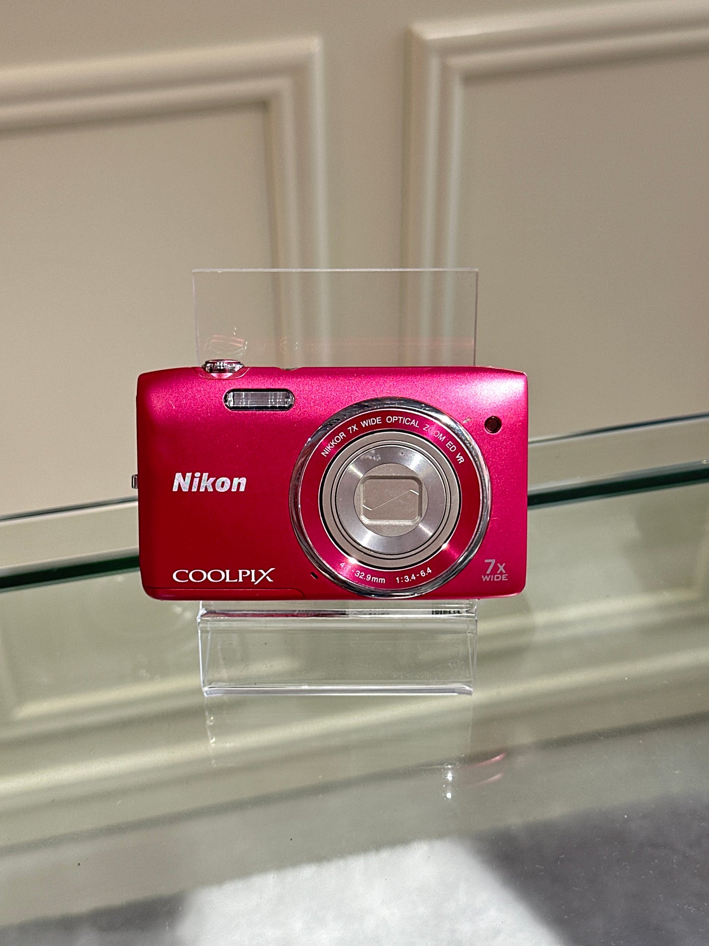 Nikon Coolpix S3500 in pink