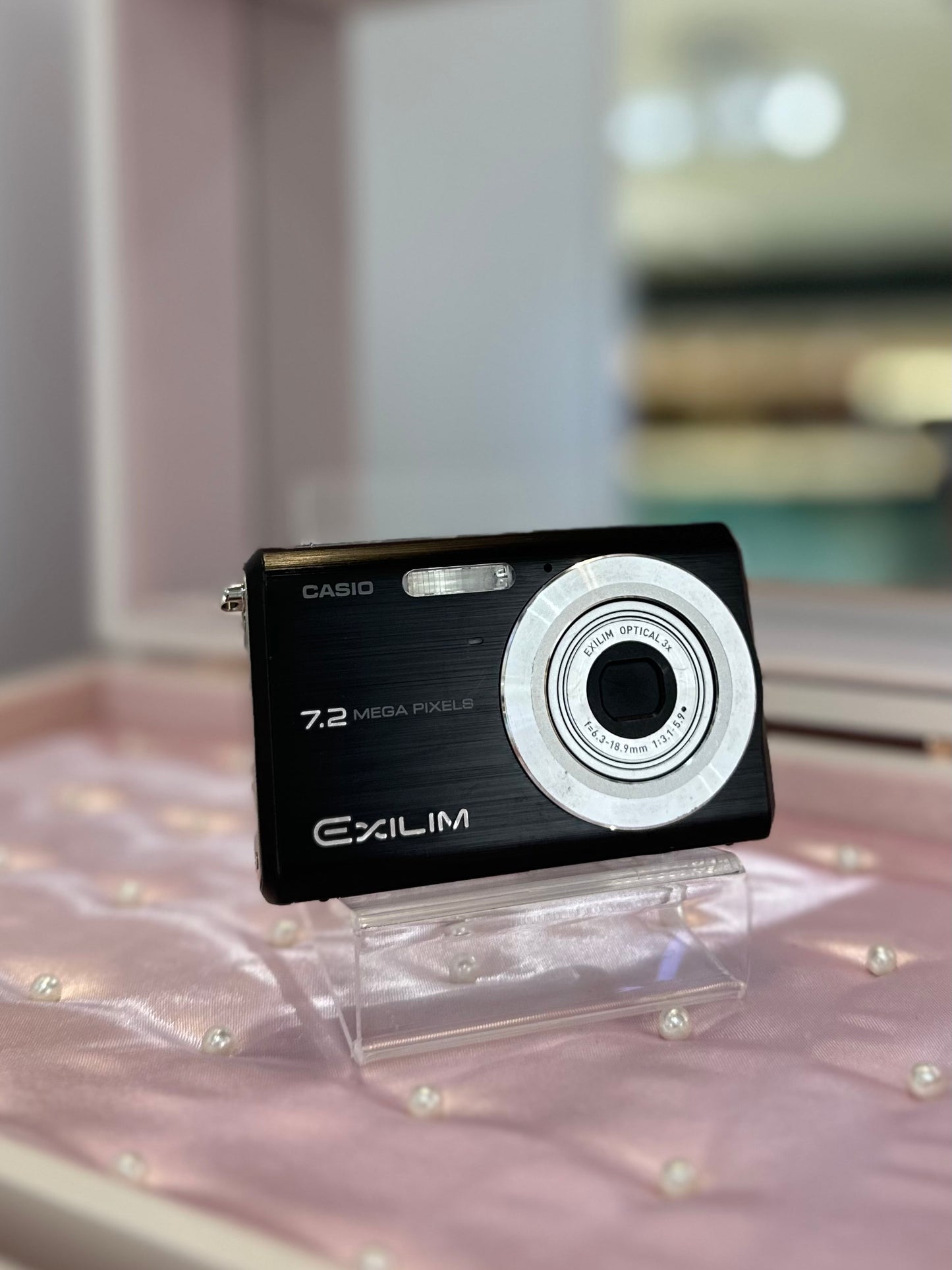 Casio Exilim Z11 in black (excellent condition)