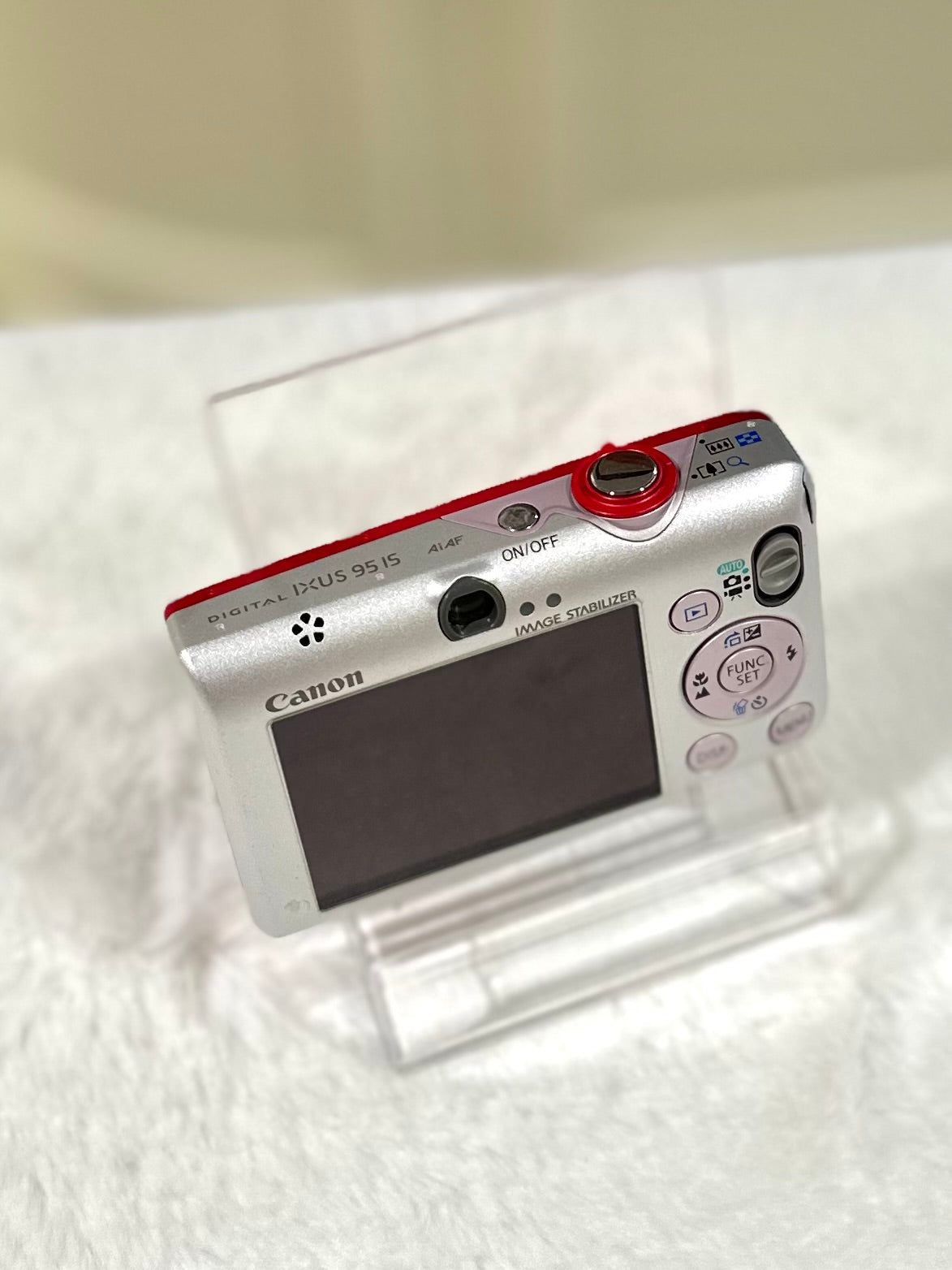 Canon IXUS 95is in pink