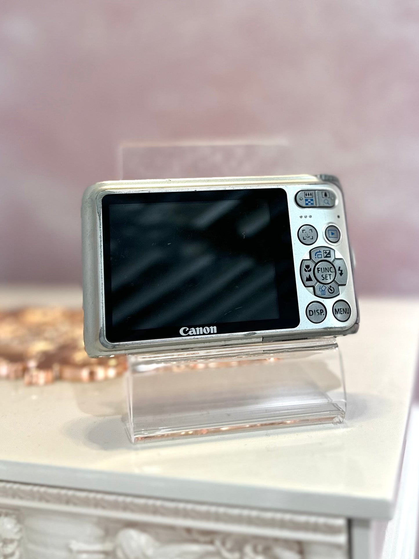Canon Powershot A3100is in silver