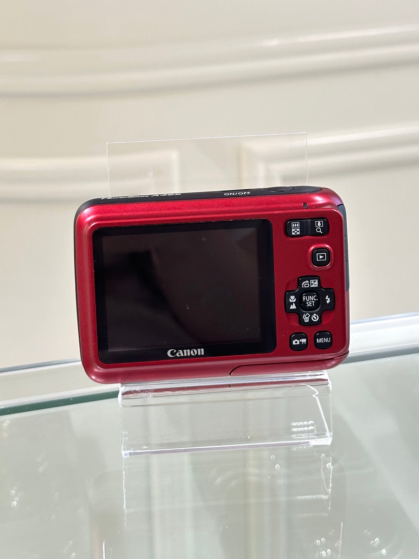 Canon Powershot A495 in red