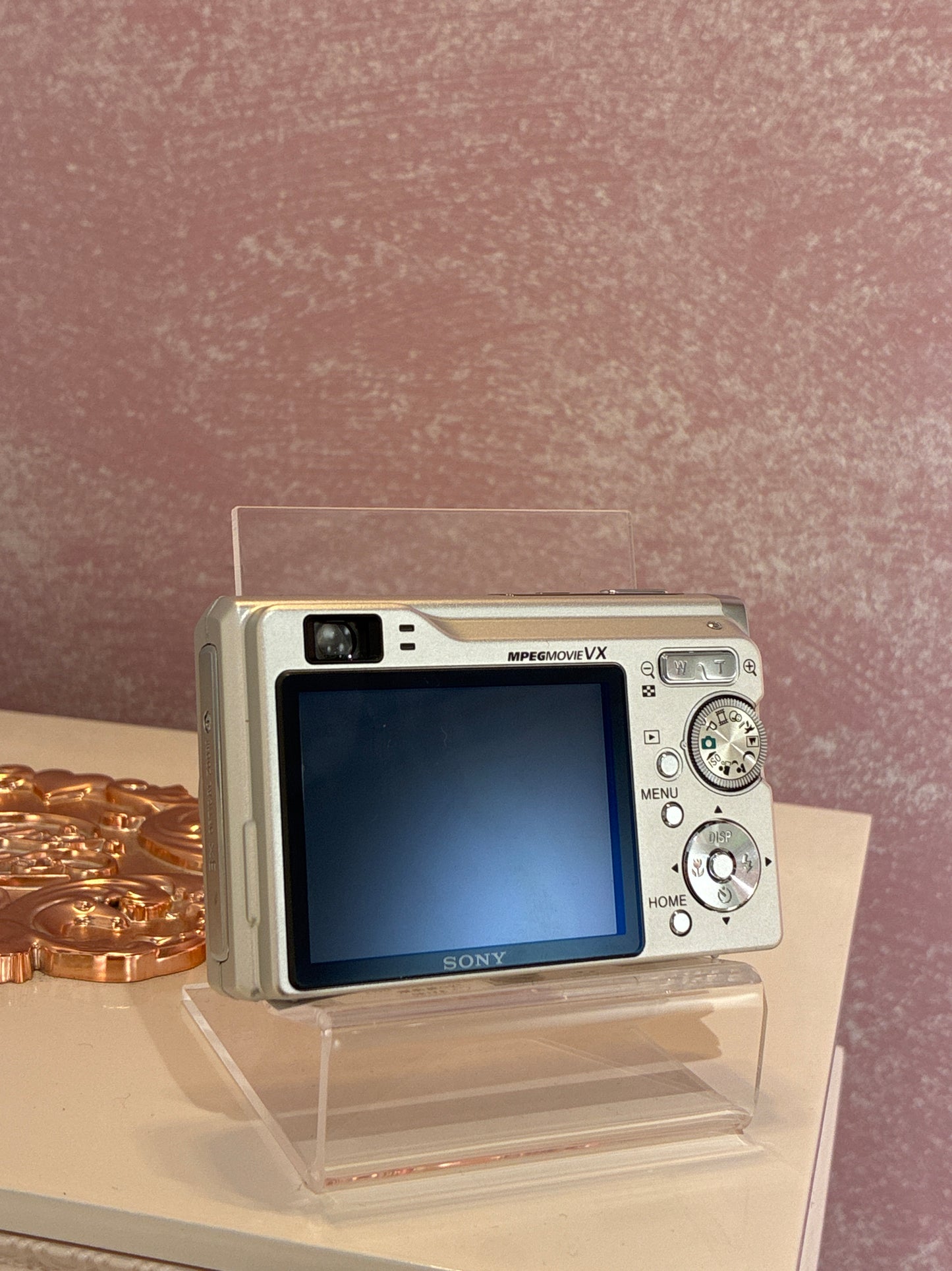 Sony Cybershot DSC W80 in silver