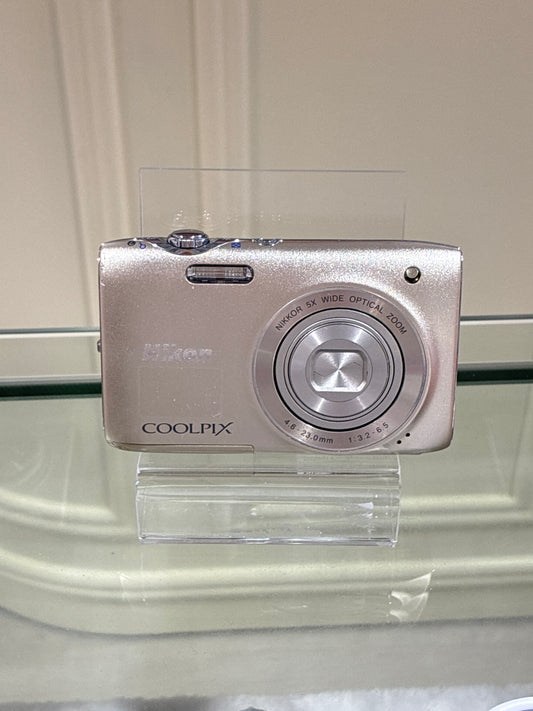 Nikon Coolpix S3100 Silver Excellent Condition
