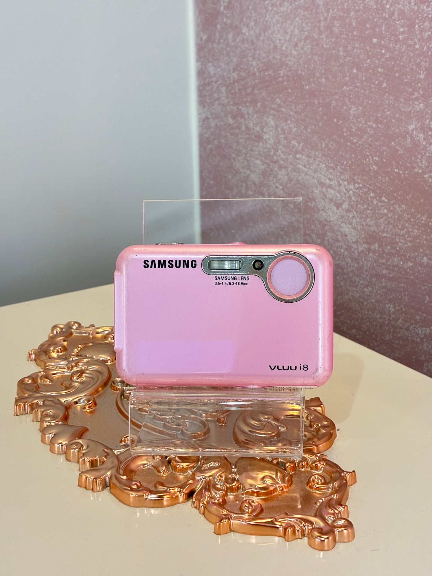 Samsung VLUU i8 in pink