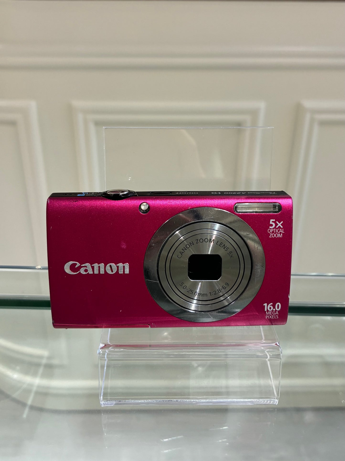 Canon Powershot A2300 in cherry pink