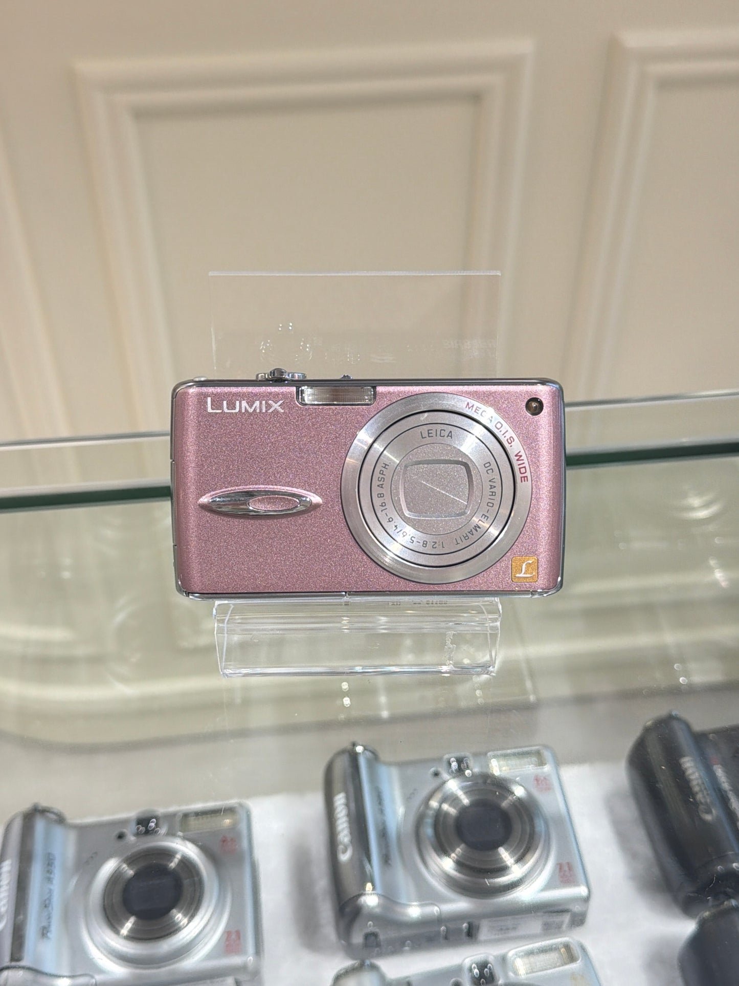 Panasonic LUMIX DMC-FX01 nearly new condition  Leica Lens