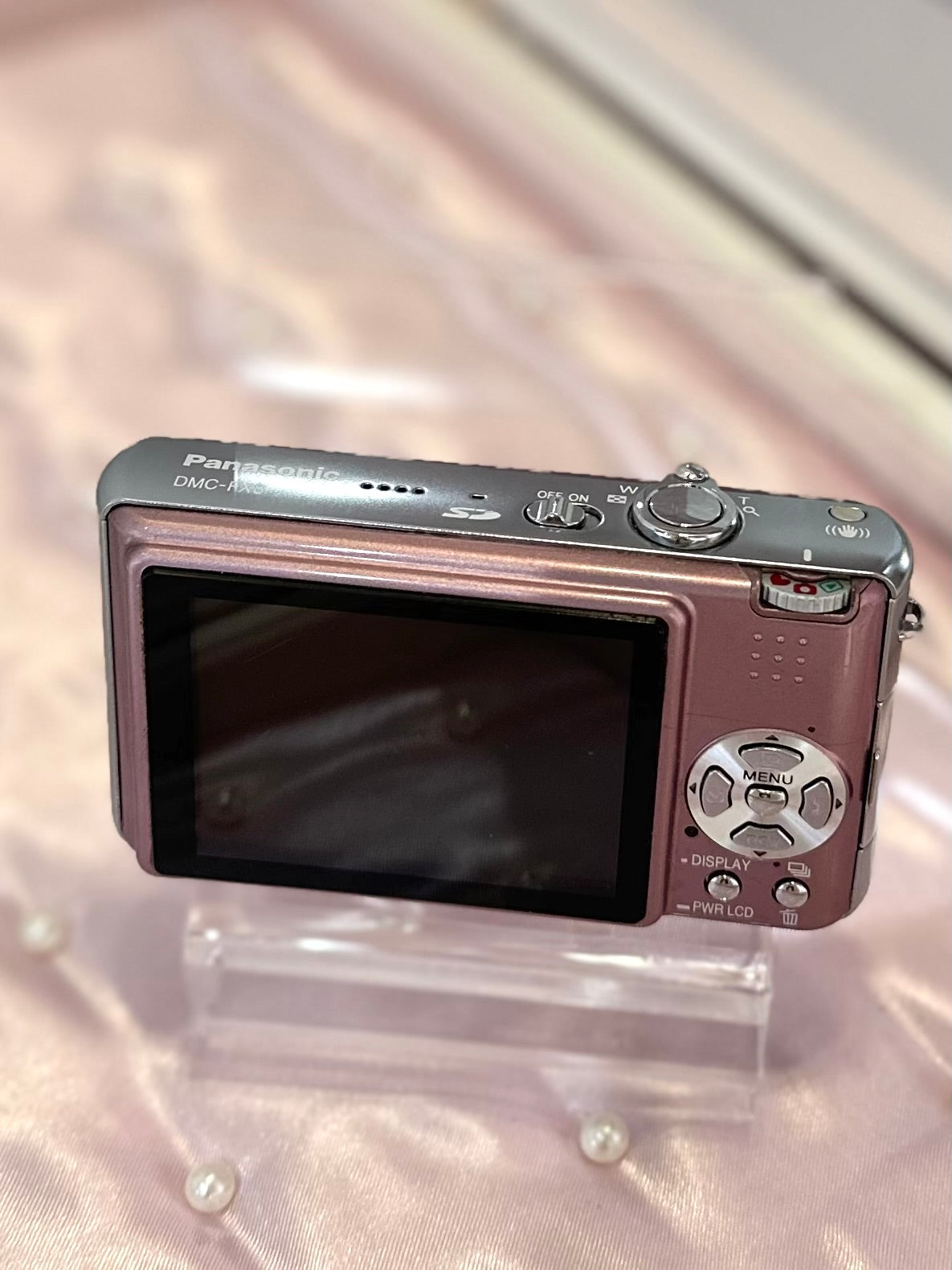 Lumix DMC FX8 in pink