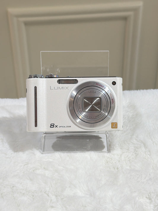 Panasonic Lumix DMC-ZX1 Leica Lens