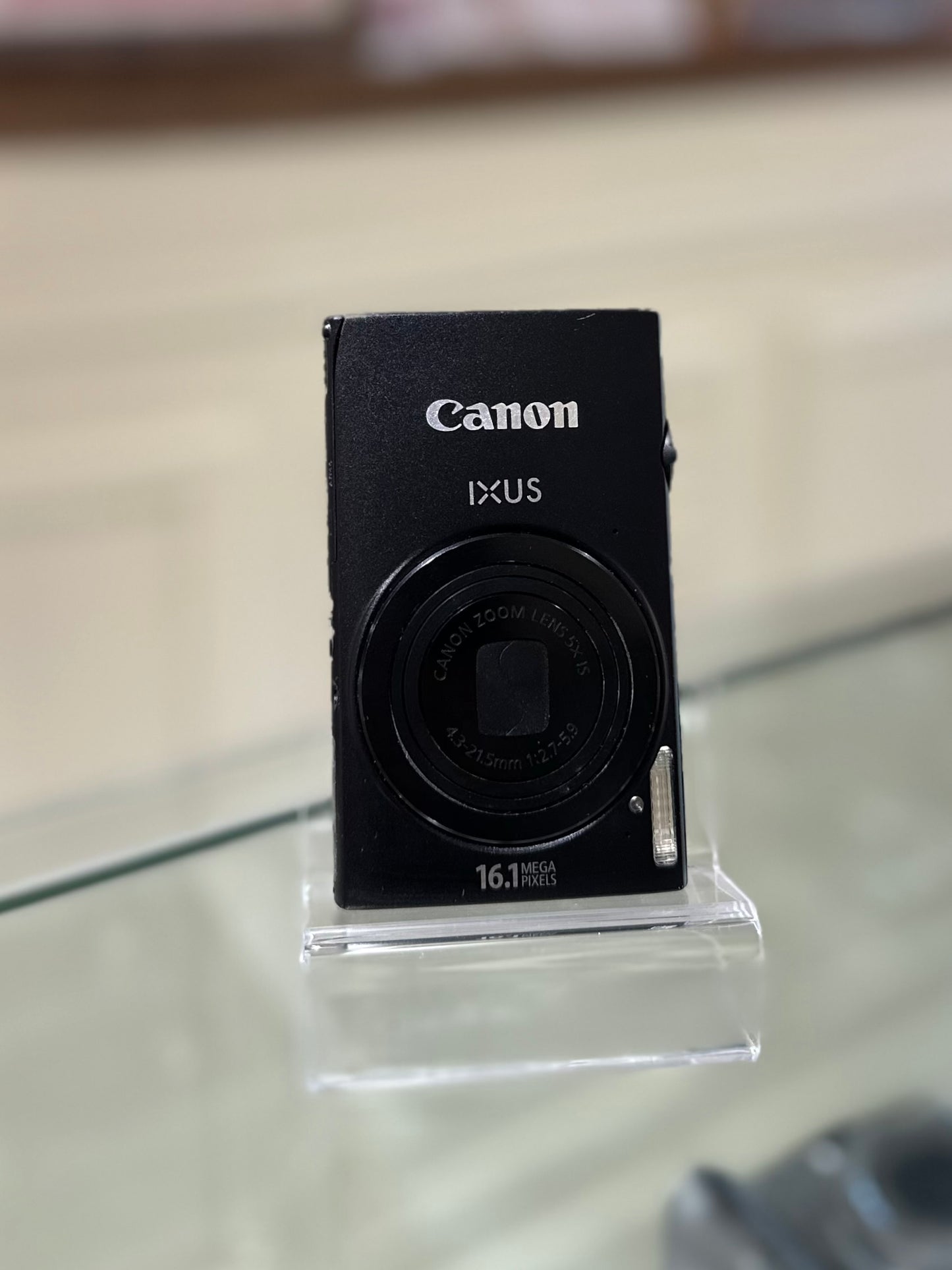 Canon IXUS 240hs in black | Excellent Condition