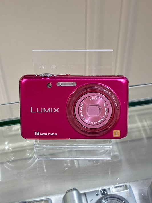 Panasonic LUMIX DMC-FH7 Excellent Condition Touch Screen