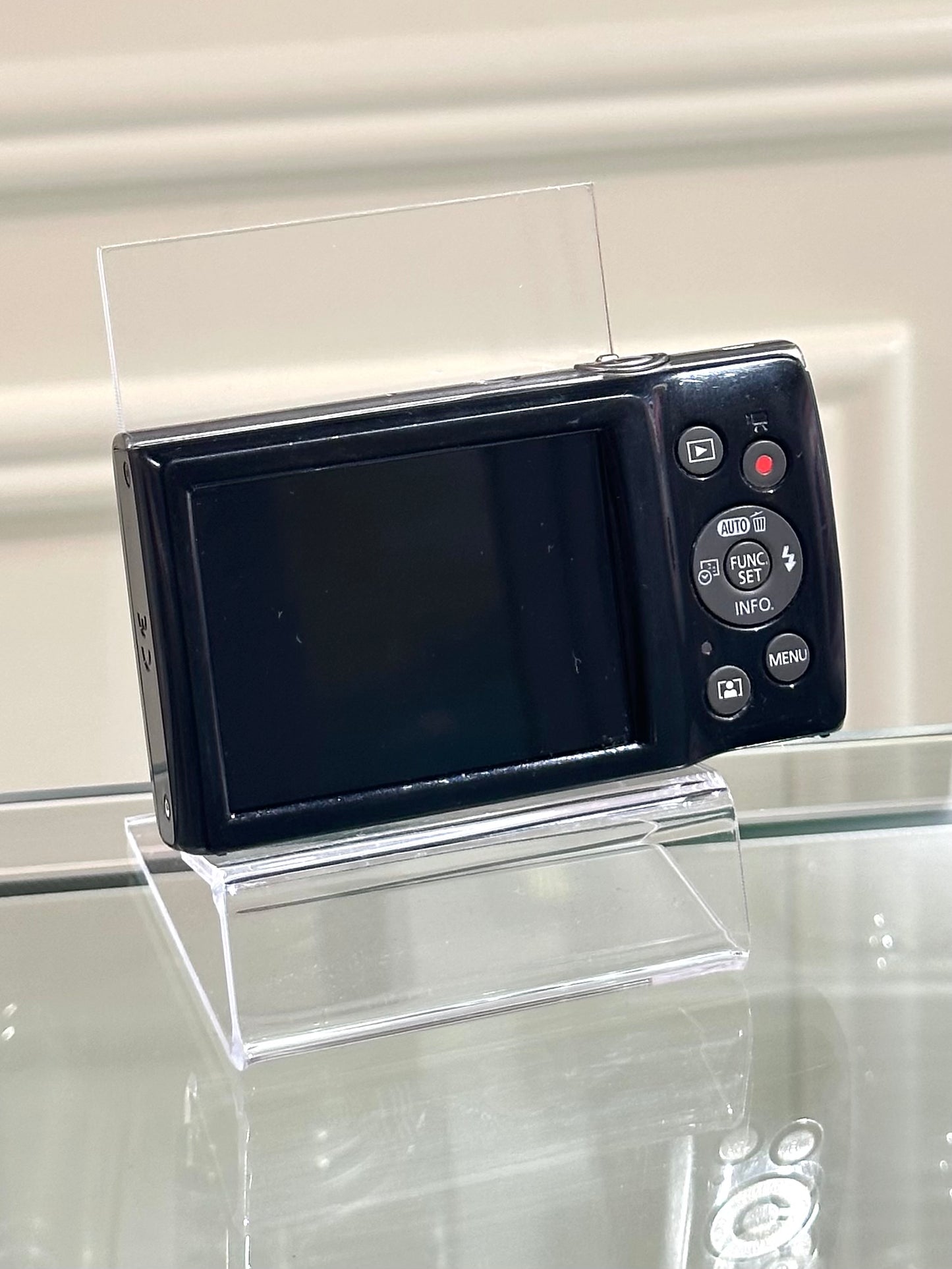 Canon IXUS 185 in black