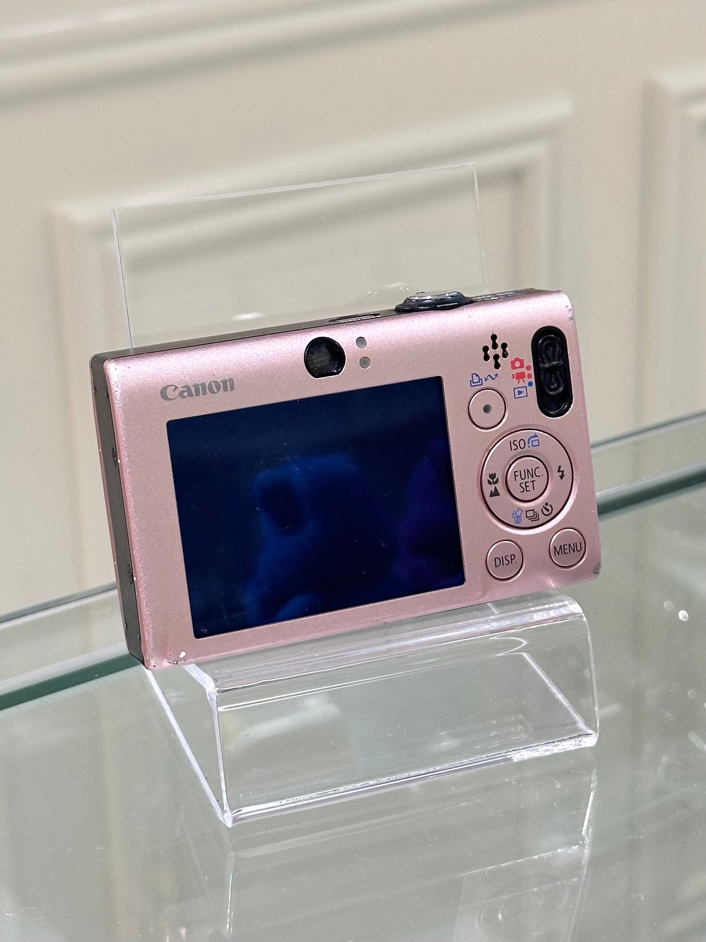 Canon IXUS 80is in pink