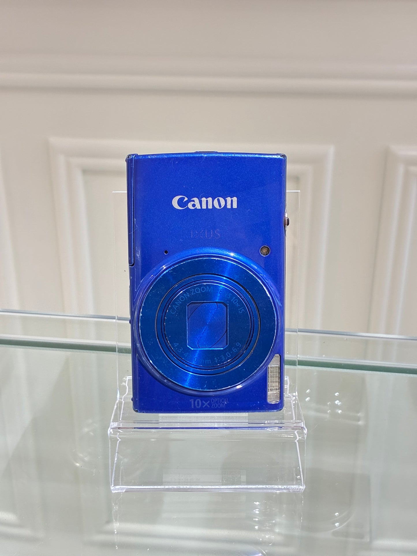 Canon IXUS 180 in blue