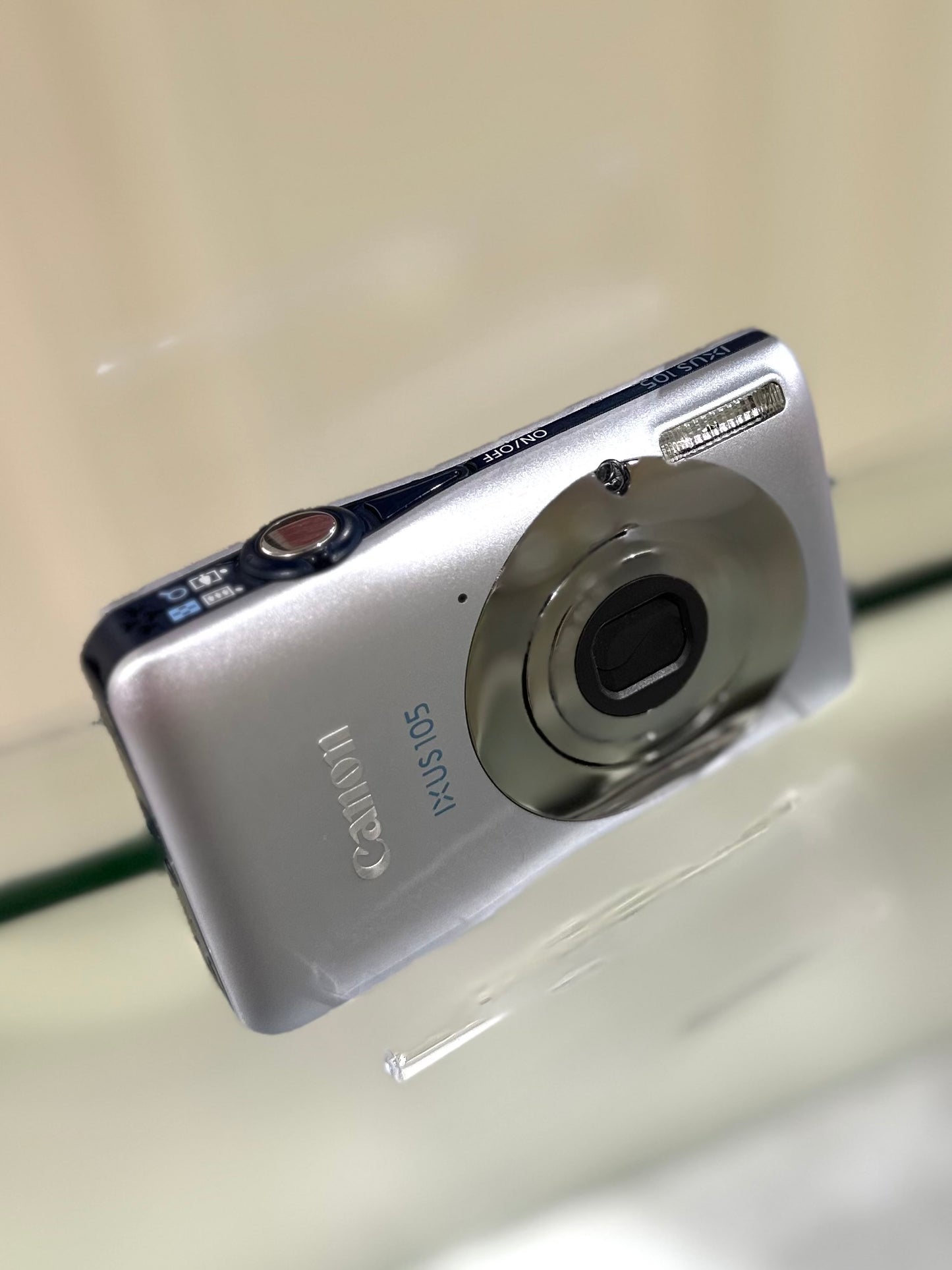 Canon IXUS 105 in silver