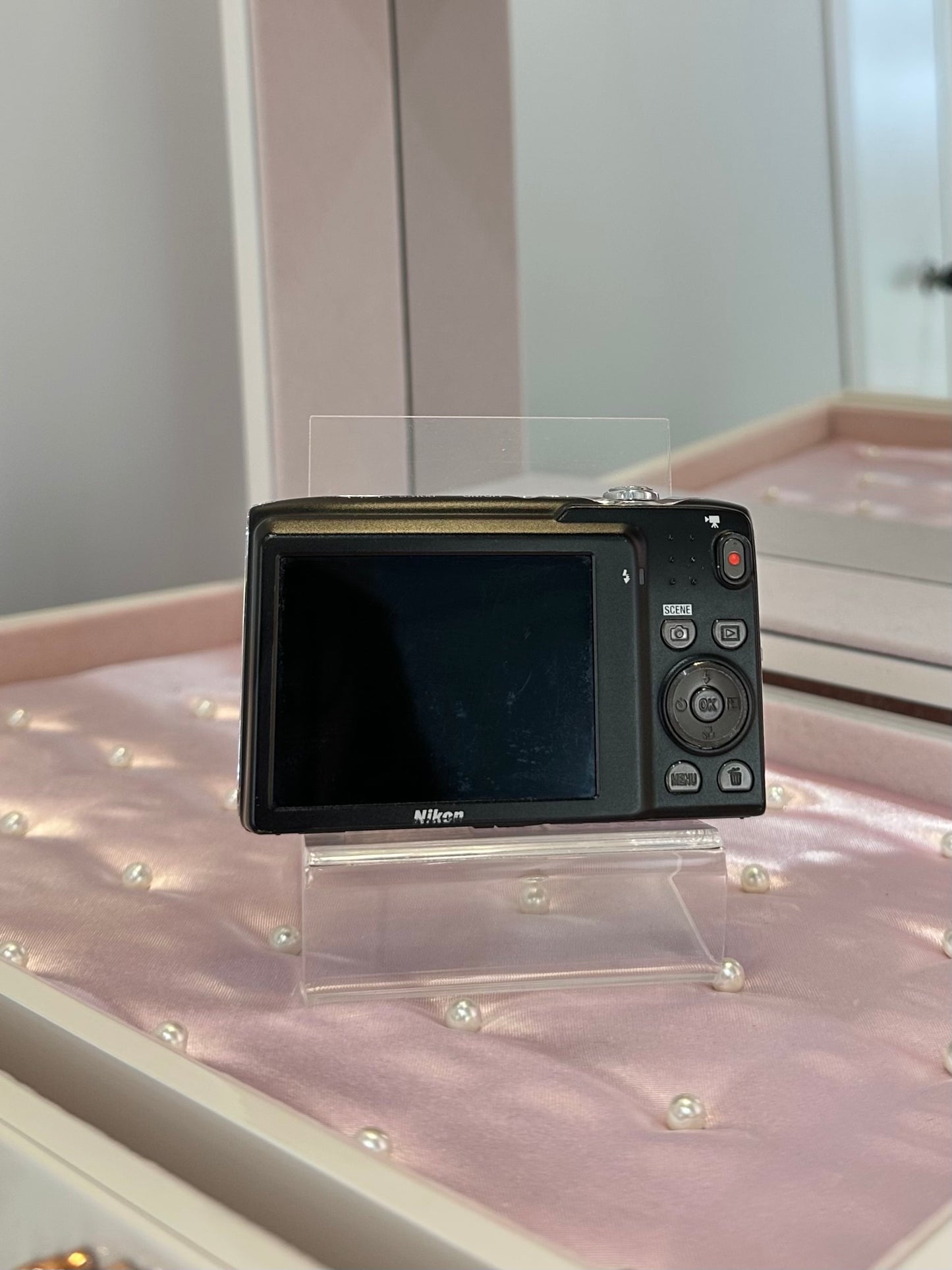 Nikon Coolpix S3100 in purple