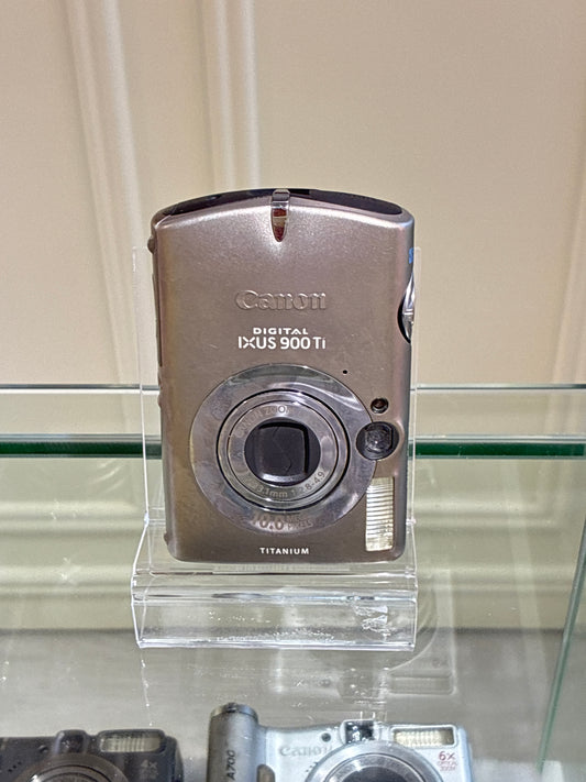 Canon IXUS 900 (IXY 1000) Titanium Excellent Condition