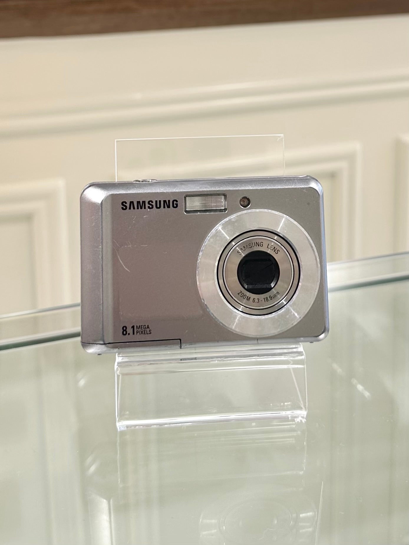 Samsung ES10 in silver