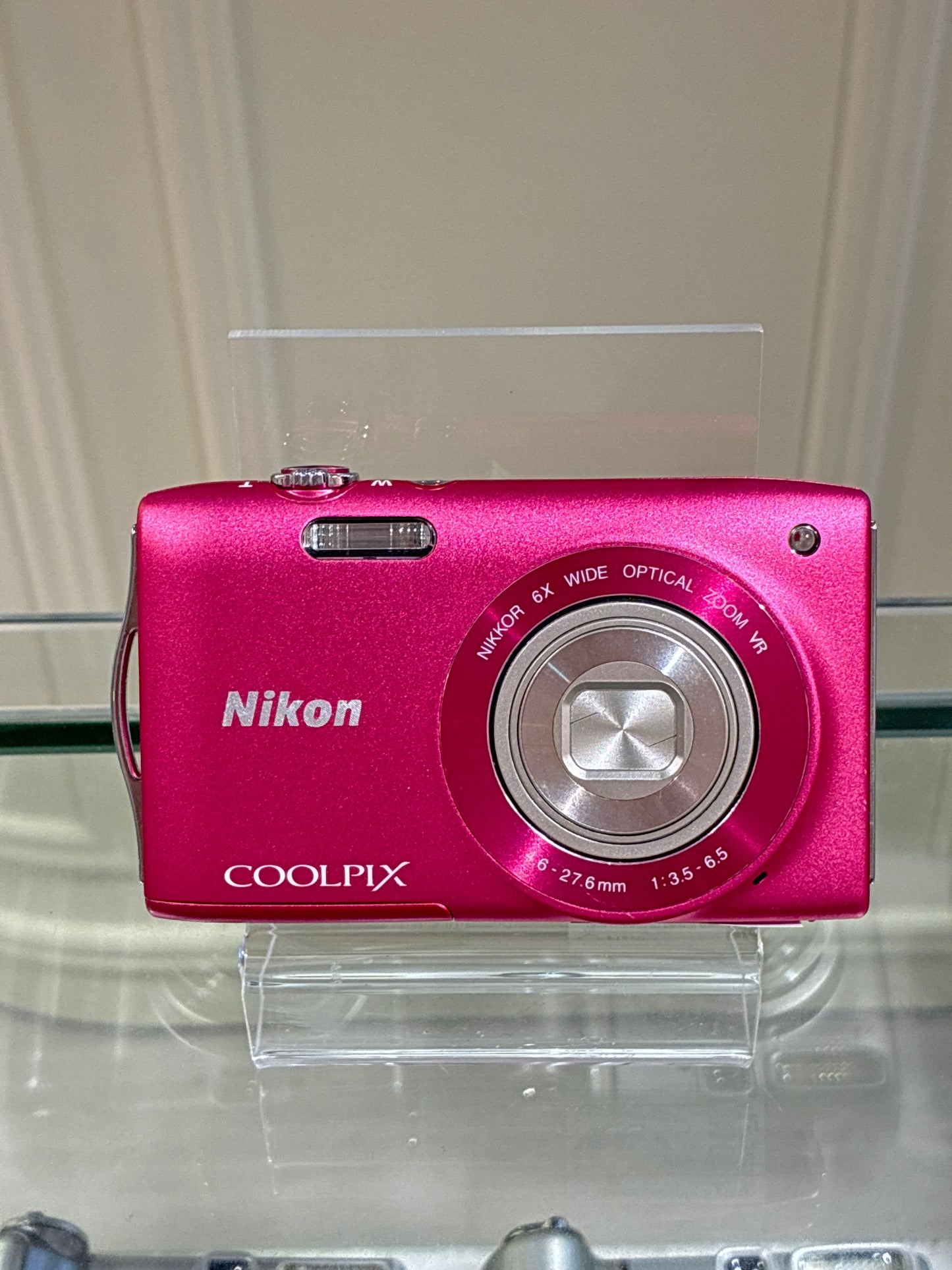 Nikon Coolpix S3300 Pink nearly new condition