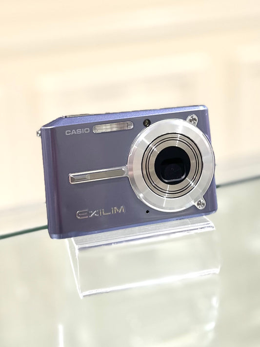 Casio Exilim EX-S600 in blue