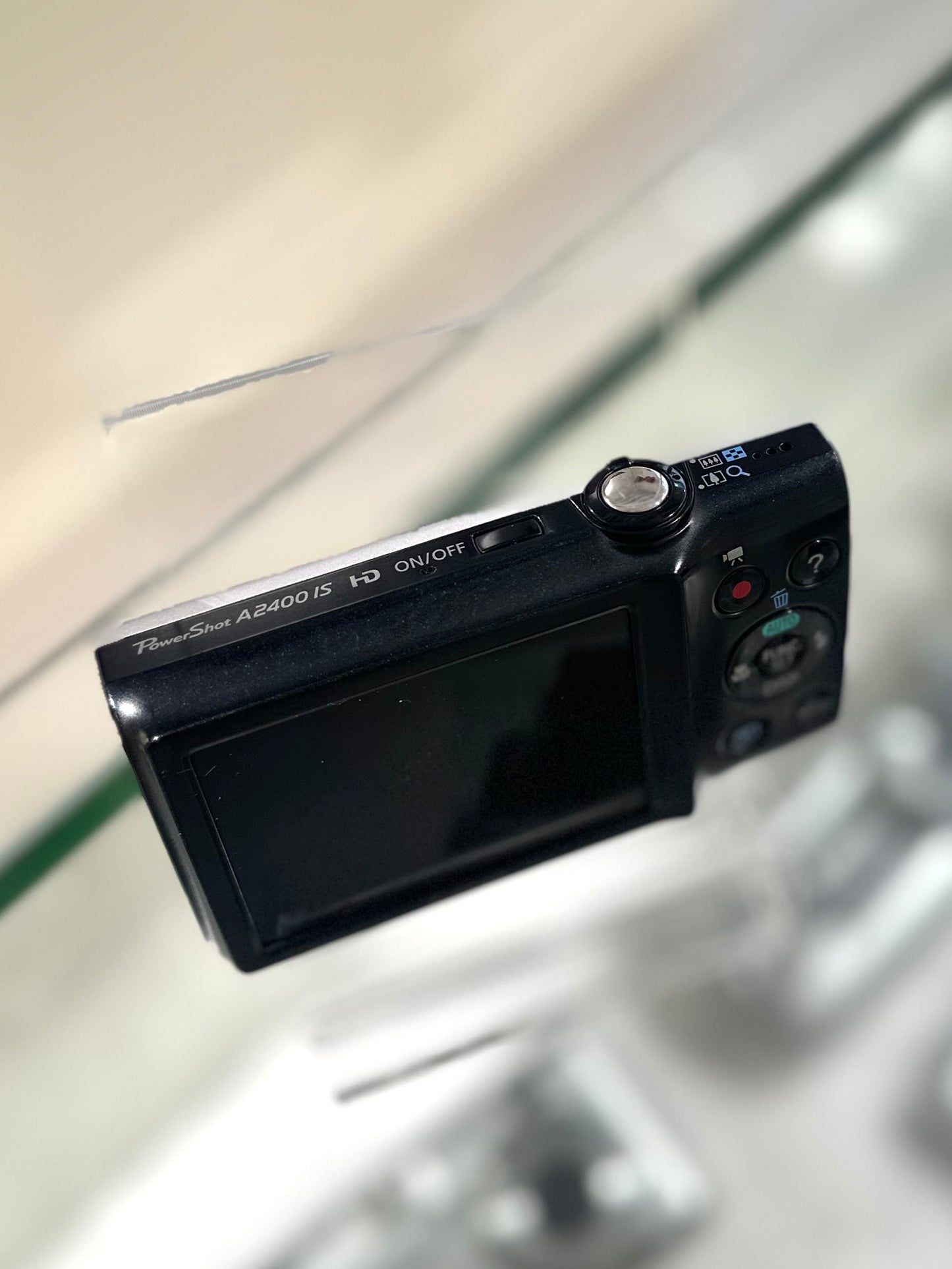 Canon Powershot A2400is in silver | Lisa同款