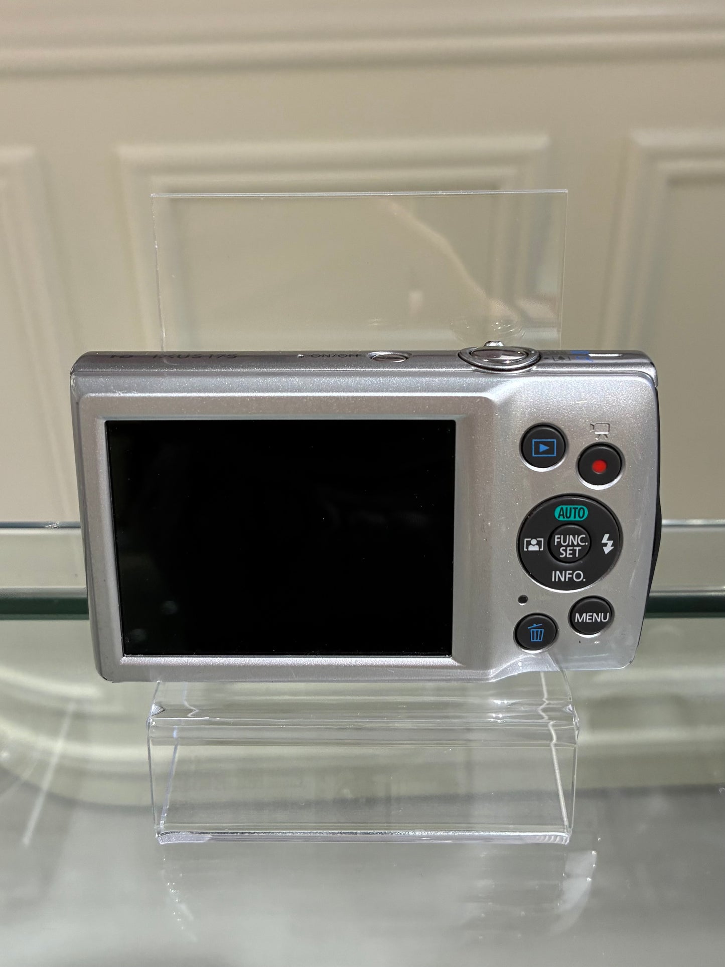 Canon IXUS 175 in silver