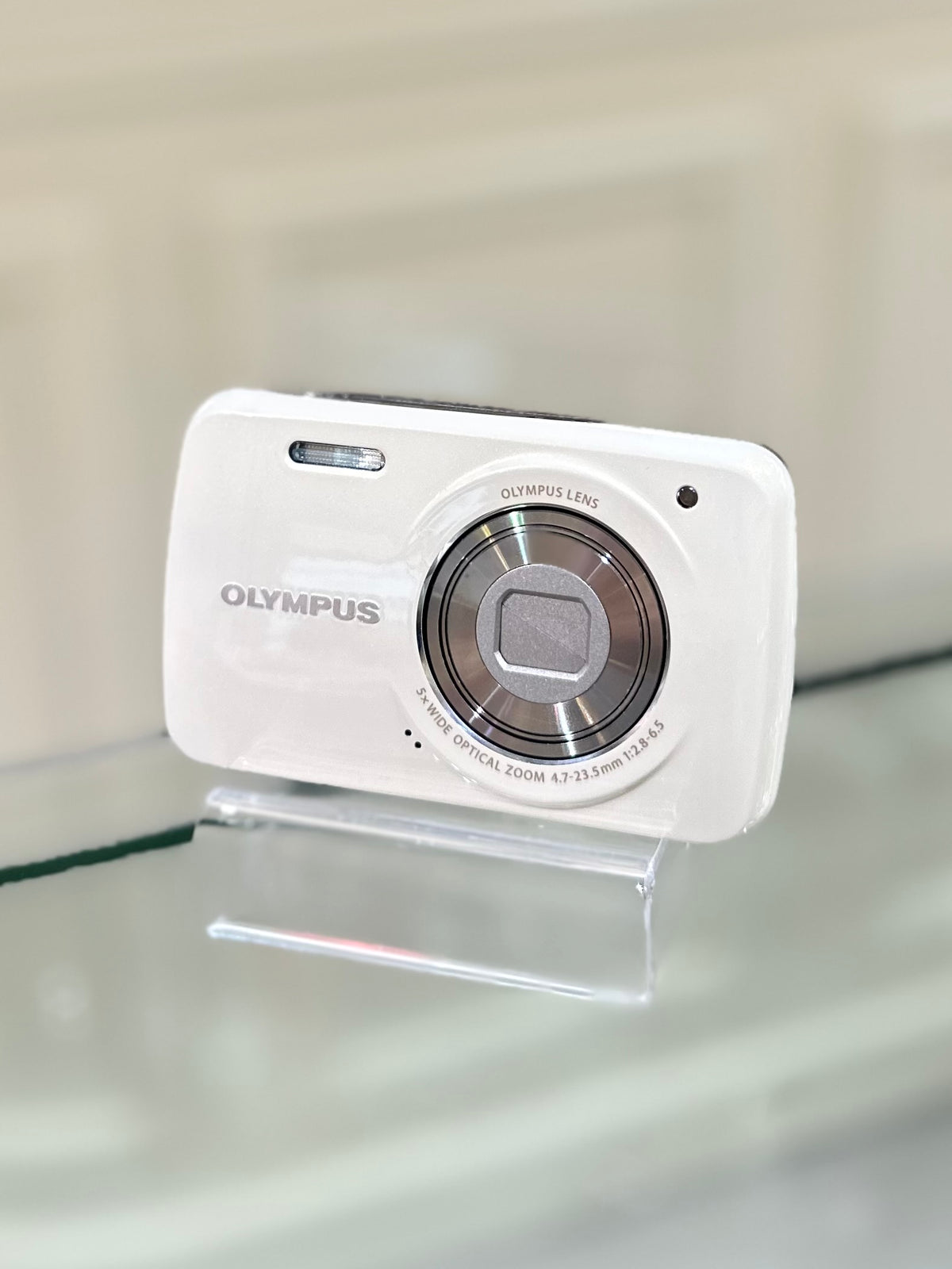 Olympus VH210 in white | Excellent Condition