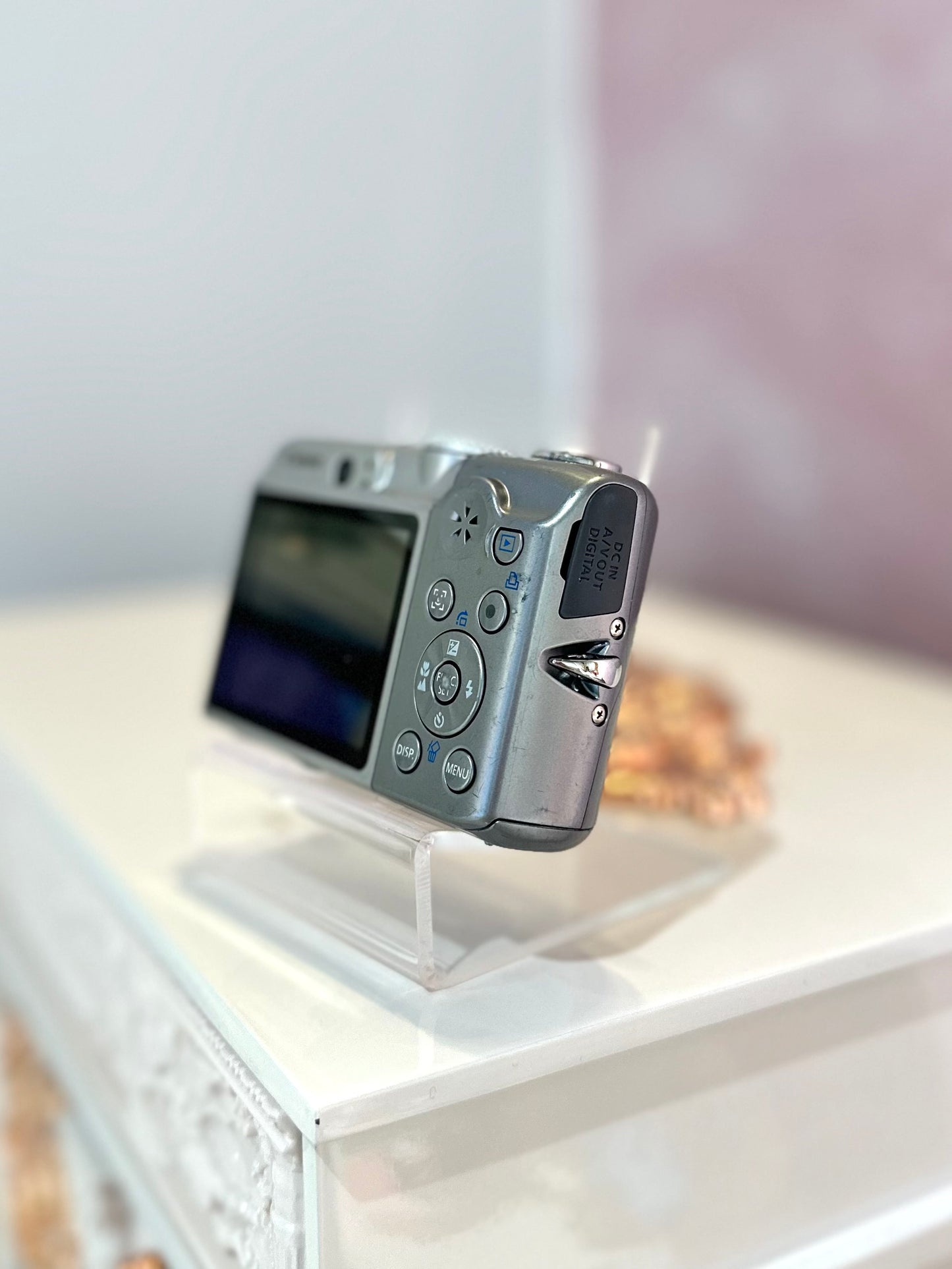 Canon Powershot A1100is in silver