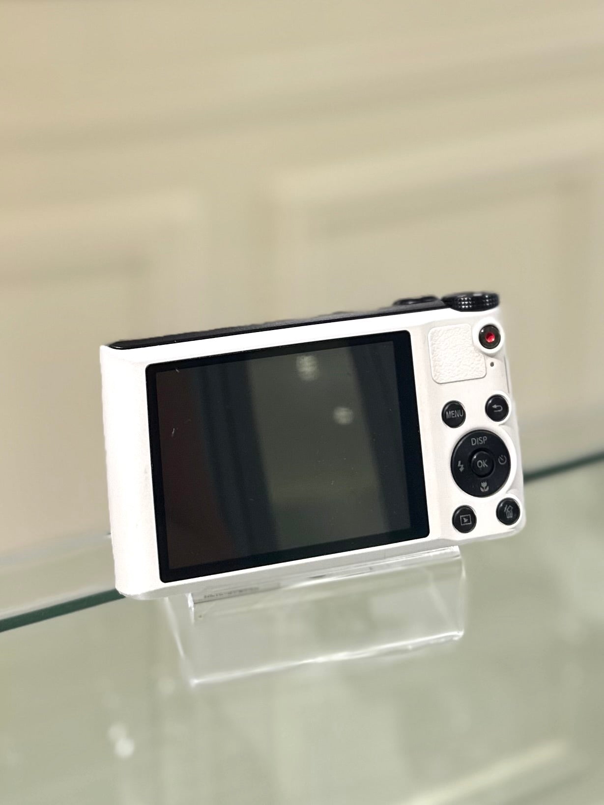Samsung WB150F in white