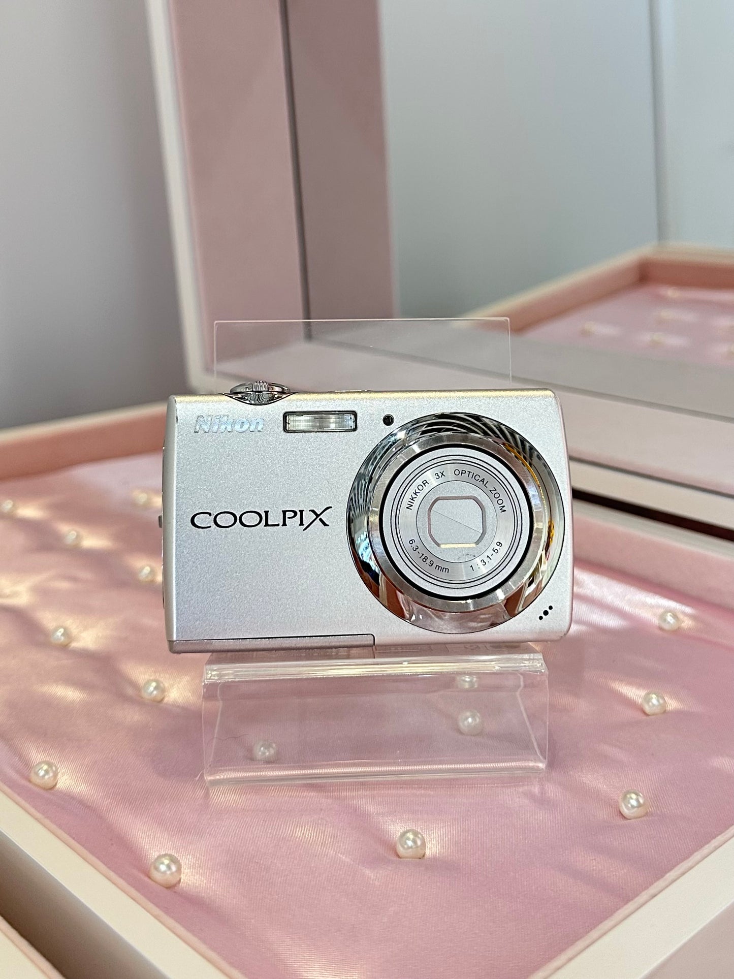 Nikon Coolpix S220 in silver