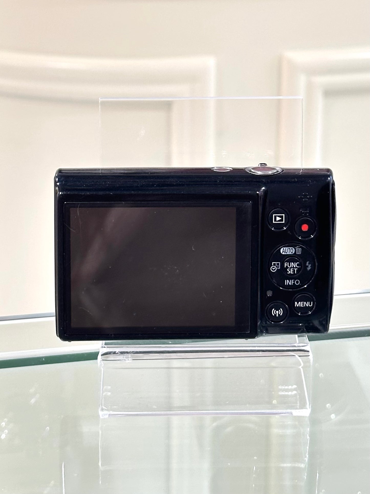 Canon IXUS 190 in black