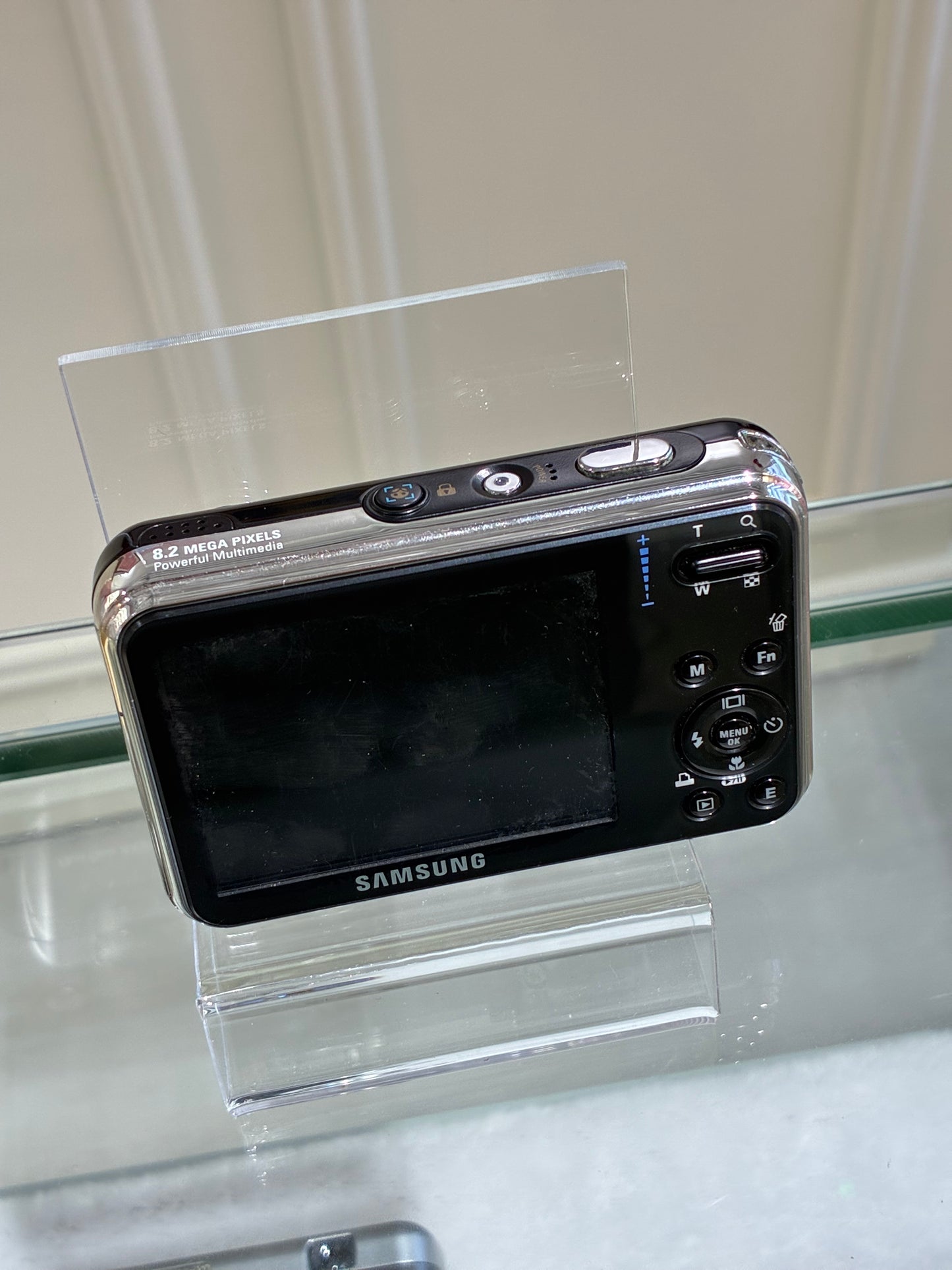 Samsung i8 in black