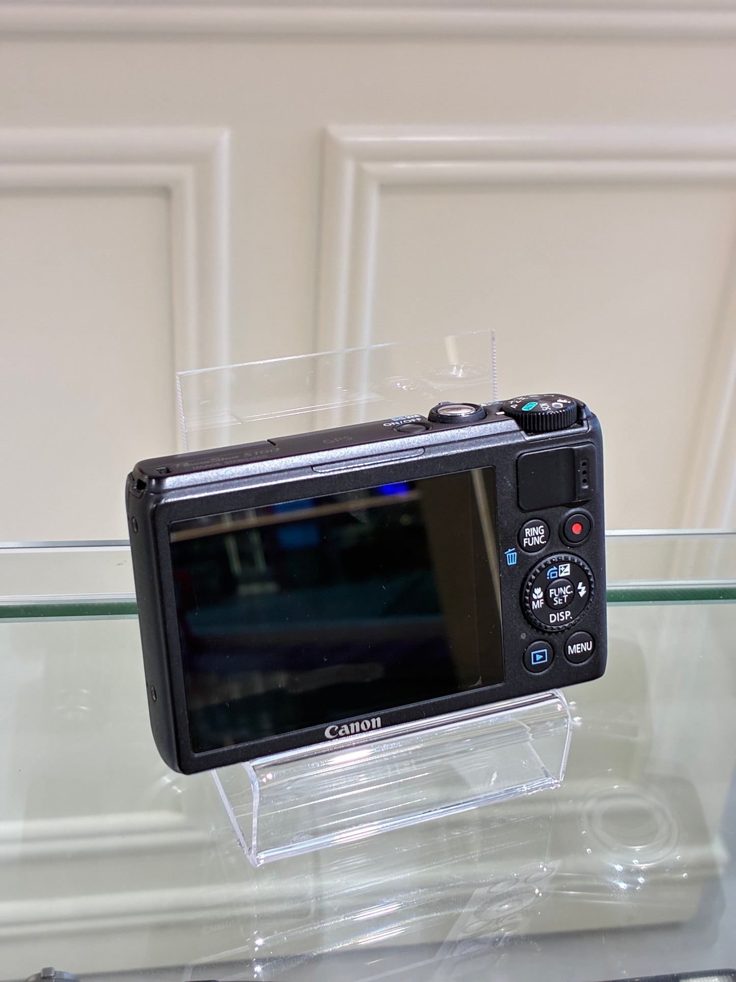 Canon Powershot S100 in black