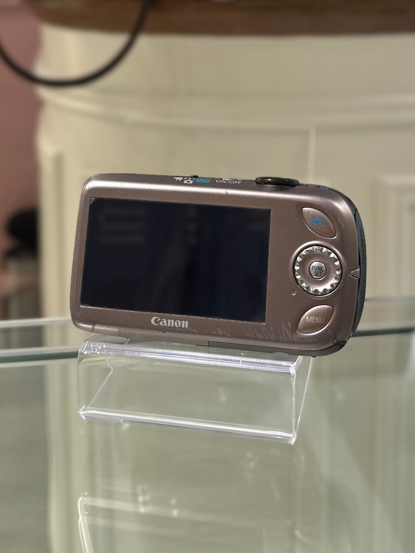Canon IXUS 110is in pink
