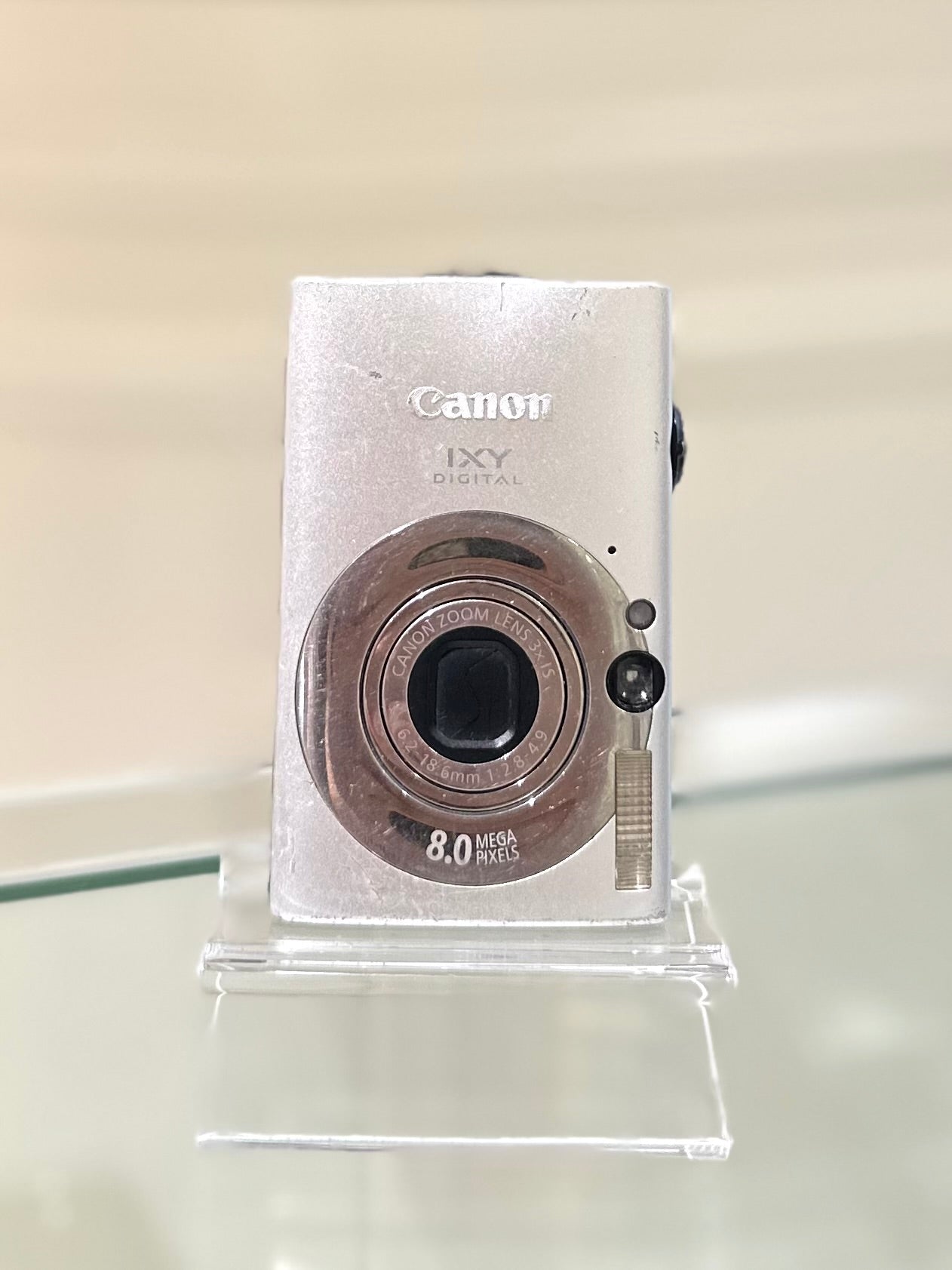 Canon IXUS 80is in silver